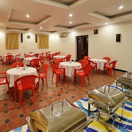 Royal Club Hotel Madras Buitenkant foto